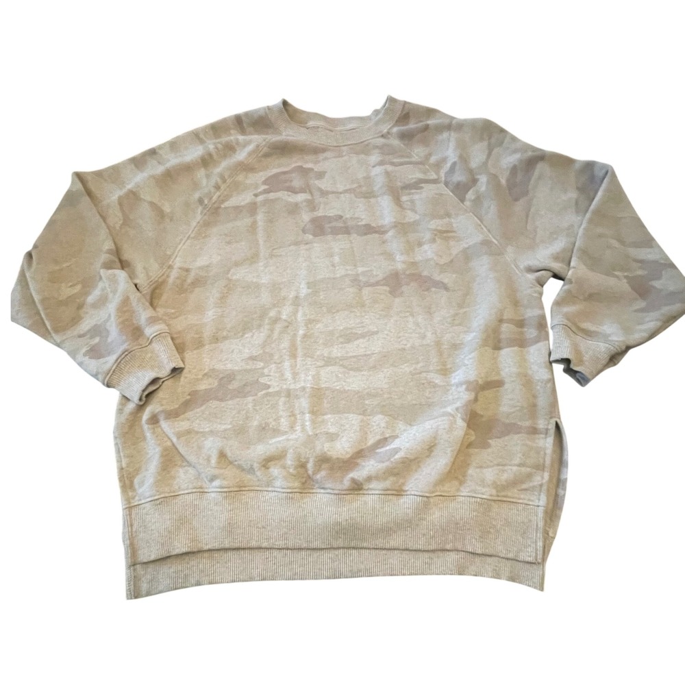 American Eagle Tan Camo Jegging Fit Raglan Sweatshirt Small